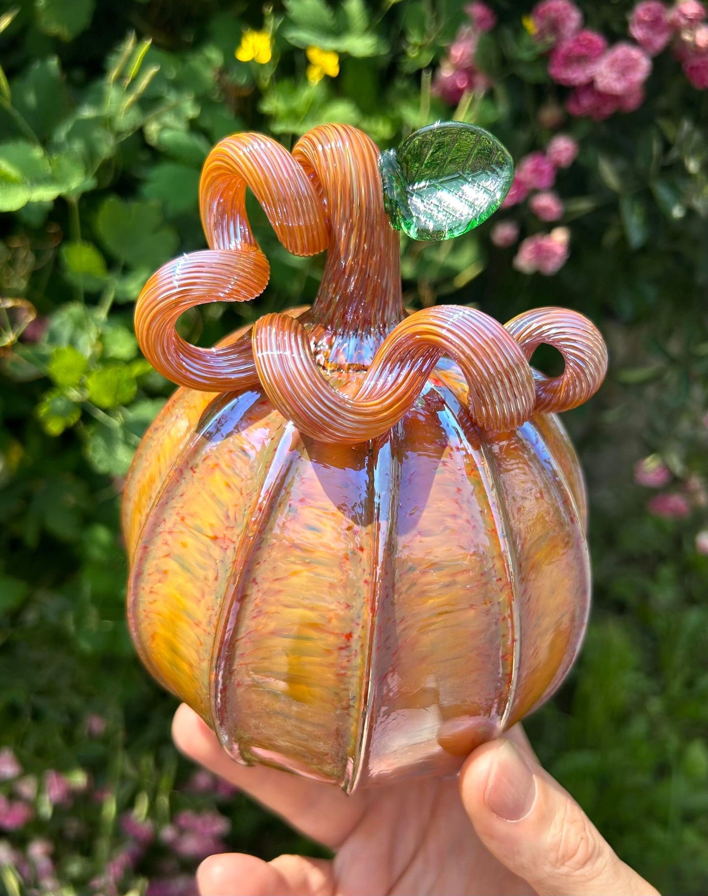 NEW DESIGN!!! BUTTERSCOTCH with Green Leaf Glass Pumpkin Gift and Centerpiece